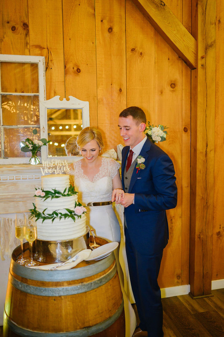 bride and groom cake cutting - Loudoun County wedding Lisa Havard Events